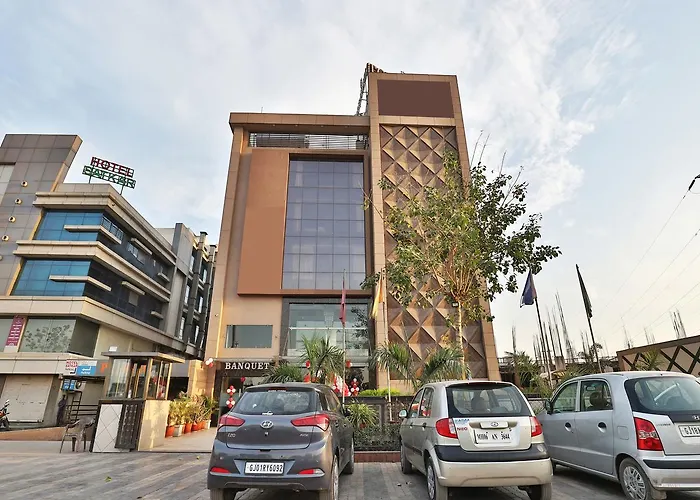 Oyo 13253 The Grand Vinayak Hotel Ahmedabad