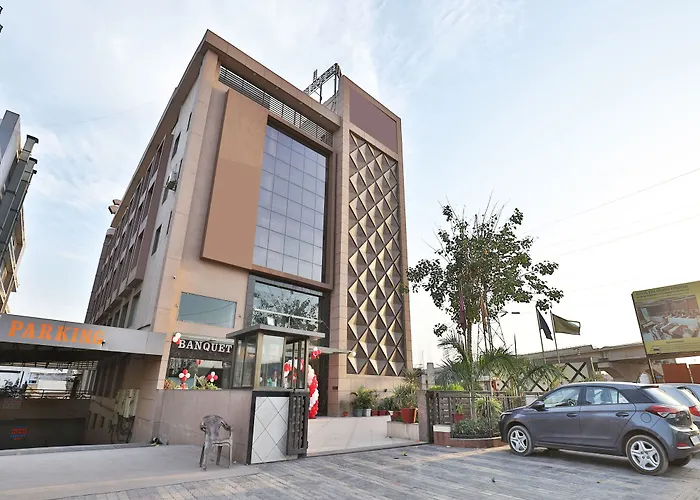 Oyo 13253 The Grand Vinayak Hotel Ahmedabad